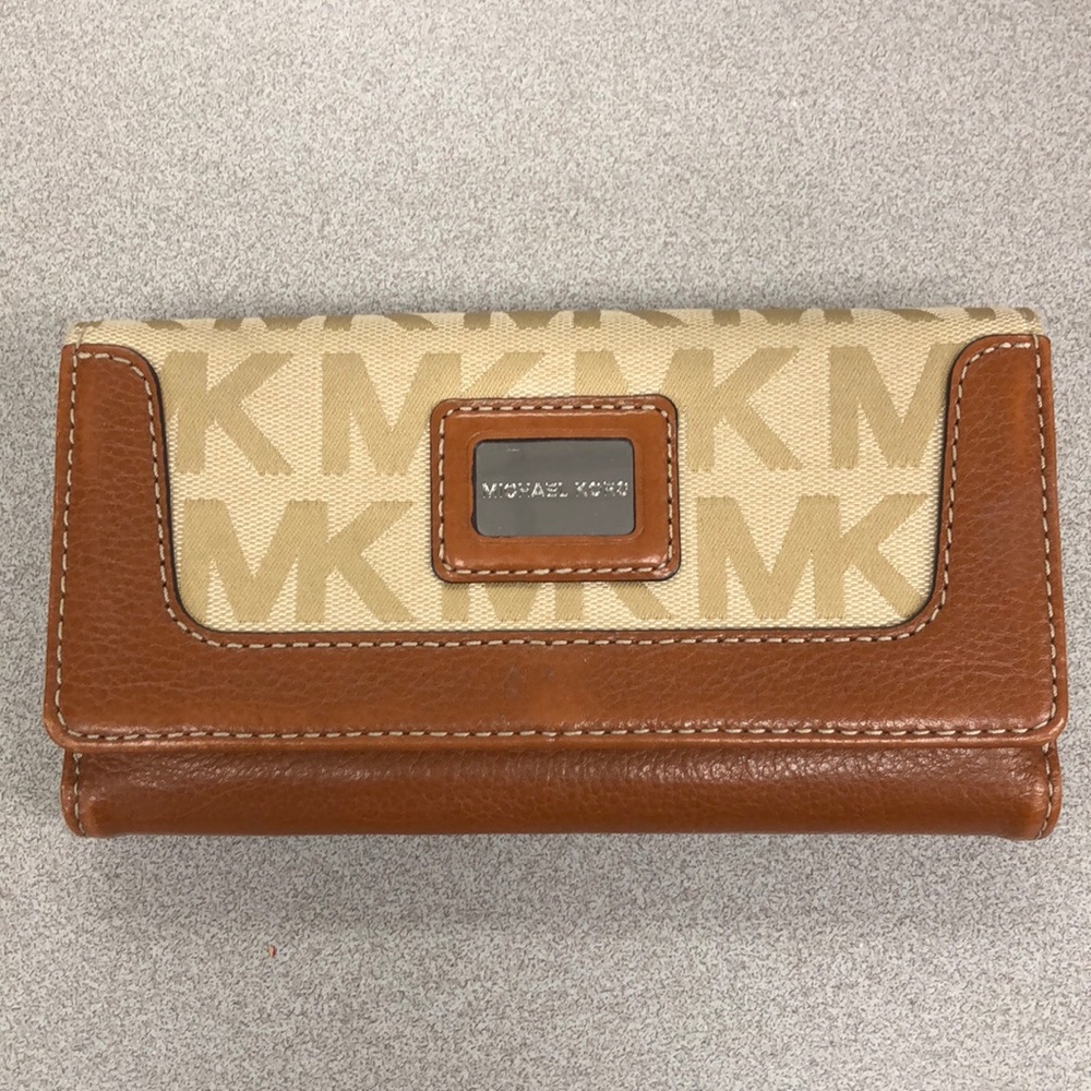 Michael Kors Checkbook Wallet